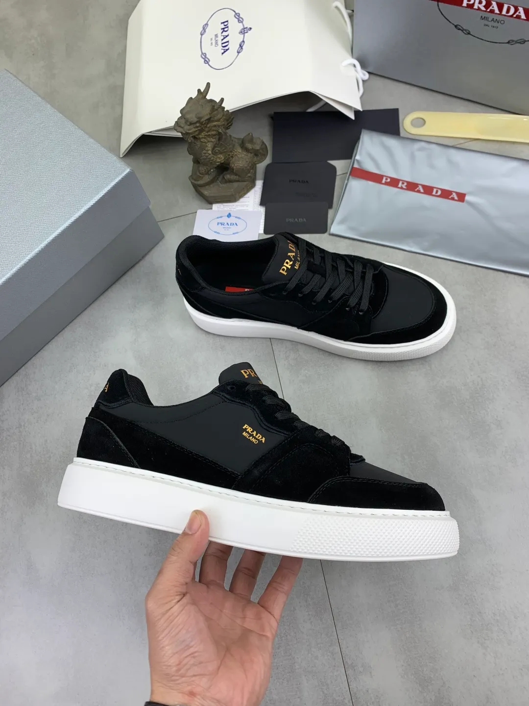 Men's men's shoes P560 💰【New style】Top quality, new popular models on the official website, which will never go out of style for a century, 🆘 The trendy brand (Prada) mainly promotes popular models, avant-garde and versatile fashionable men's shoes, privately molded, with cowhide splicing and 1:1 oil edge treatment... fashionable and simple, original imported cowhide with python skin, cowhide leather lining for feet; the atmosphere and personality are more fashionable, eye-catching and pursuing class. It will subvert the old idea and be a must-have for fashionistas who want to spend time with you! Must keep it! High-end comfortable and low-cost, high-end quality workmanship. Size: 38-45 4️⃣ colors available. full package